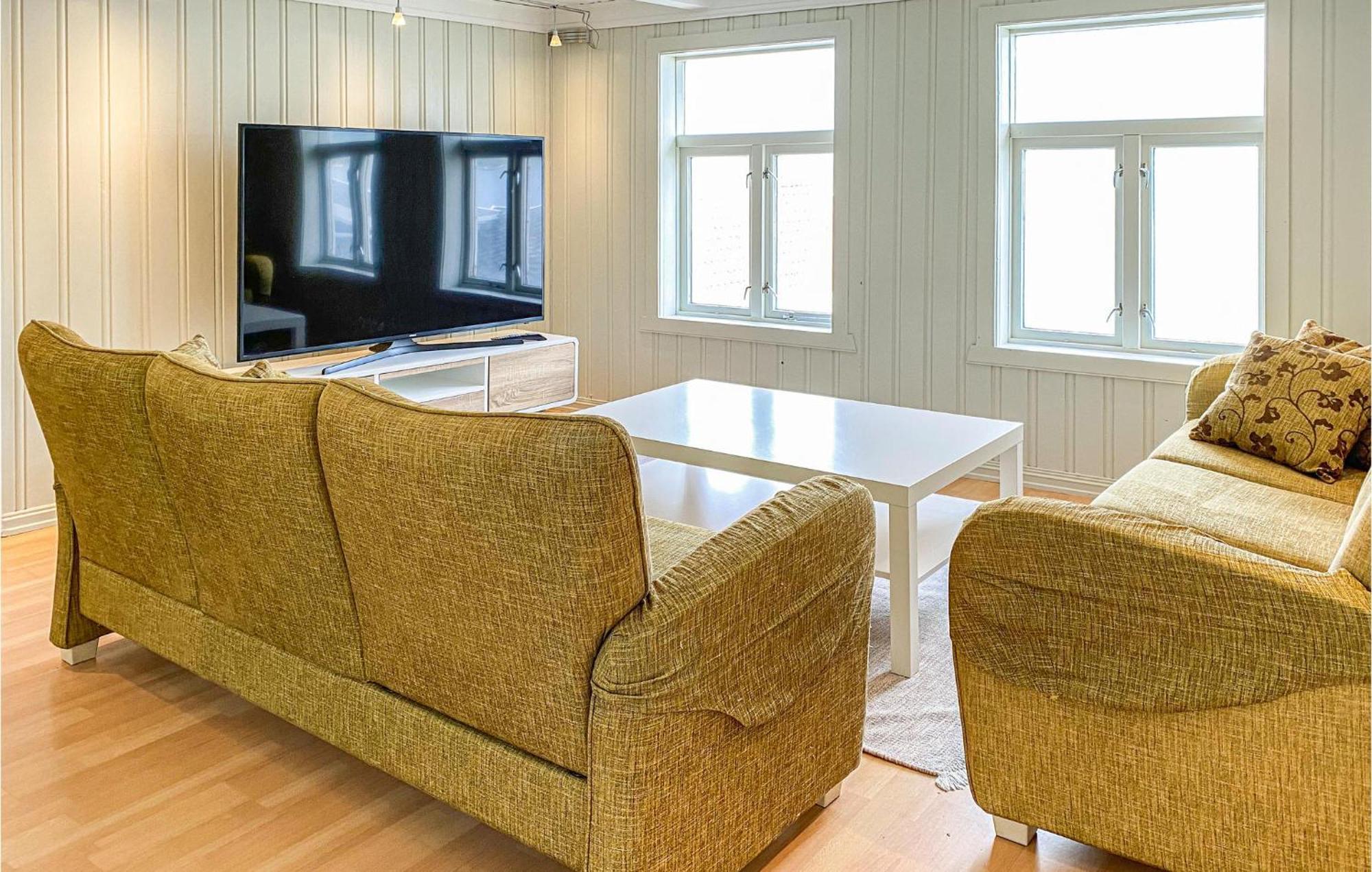 Awesome Home In Kristiansund With House Sea View Extérieur photo