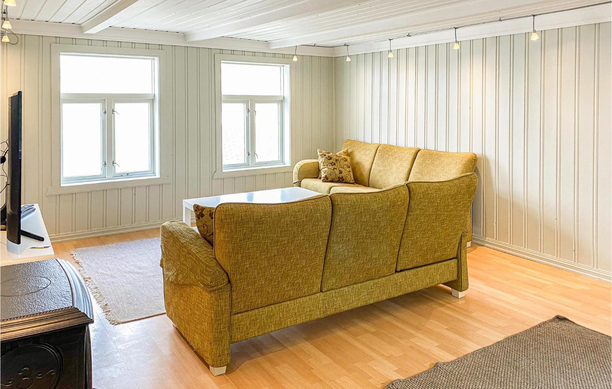Awesome Home In Kristiansund With House Sea View Extérieur photo