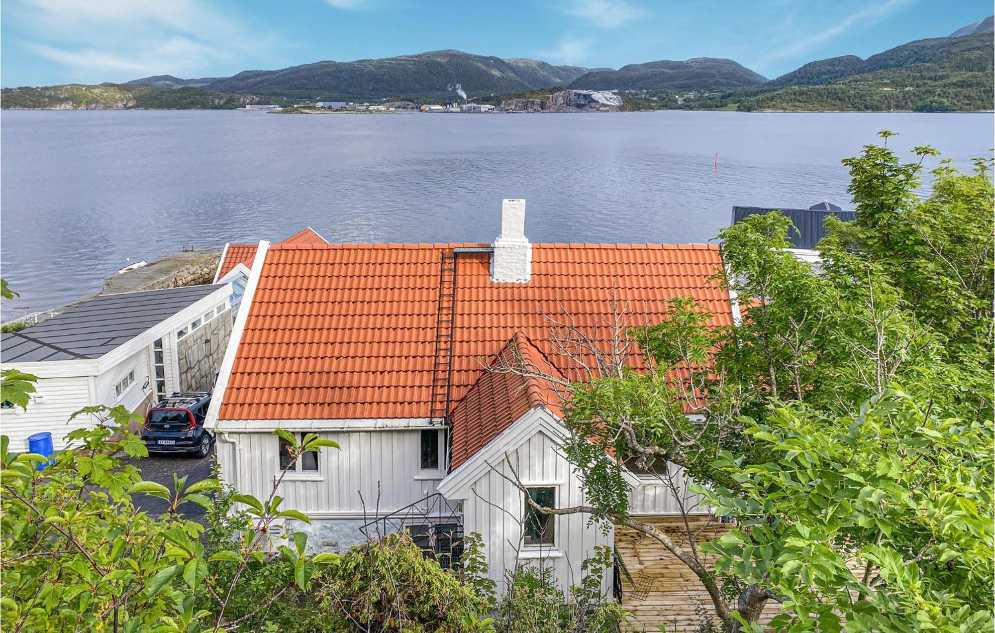 Awesome Home In Kristiansund With House Sea View Extérieur photo